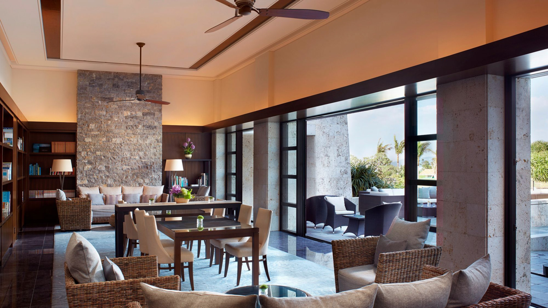The Ritz-Carlton, Okinawa Hotel - Okinawa, Japan - Library