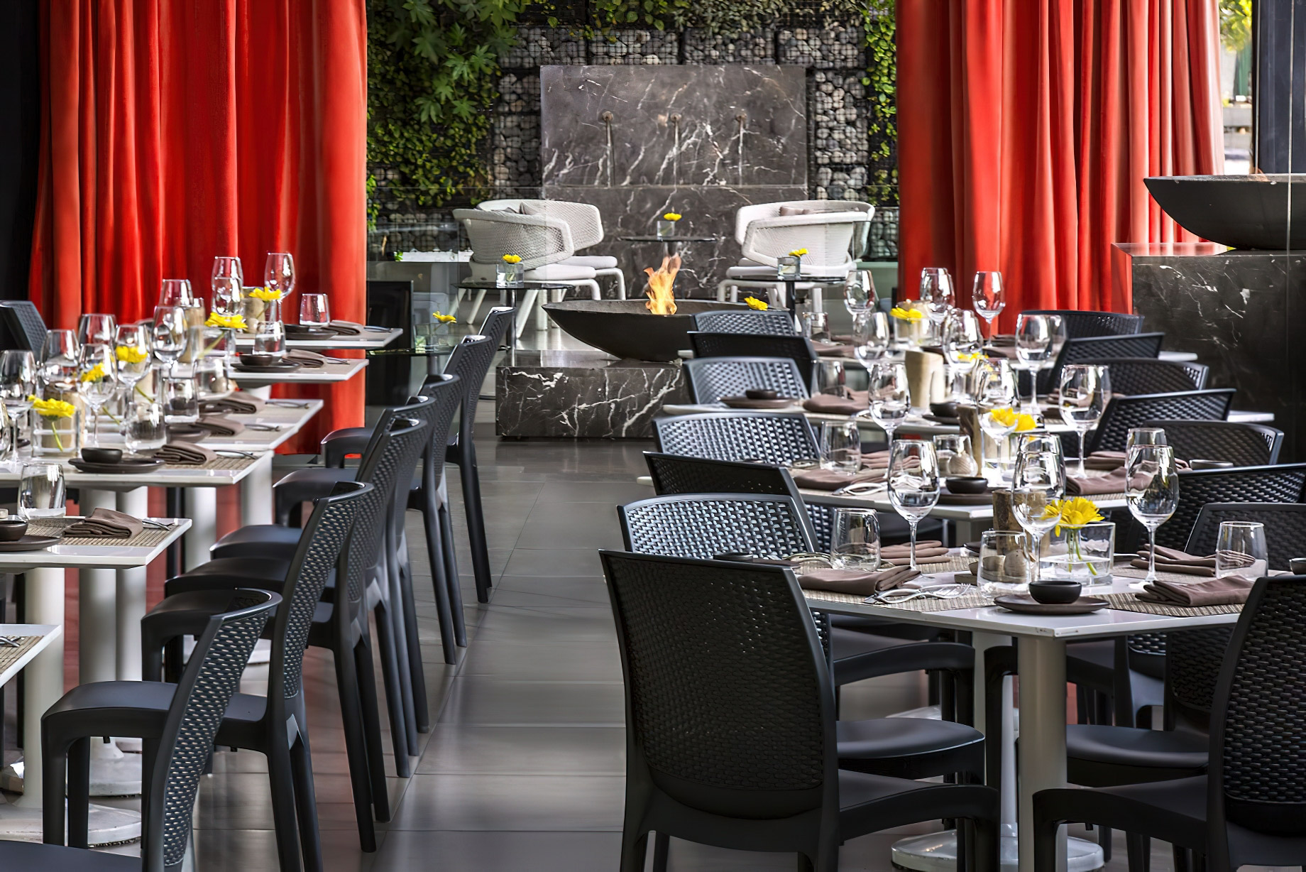The Ritz-Carlton, Santiago Hotel – Santiago, Chile – Estro Restaurant Tables