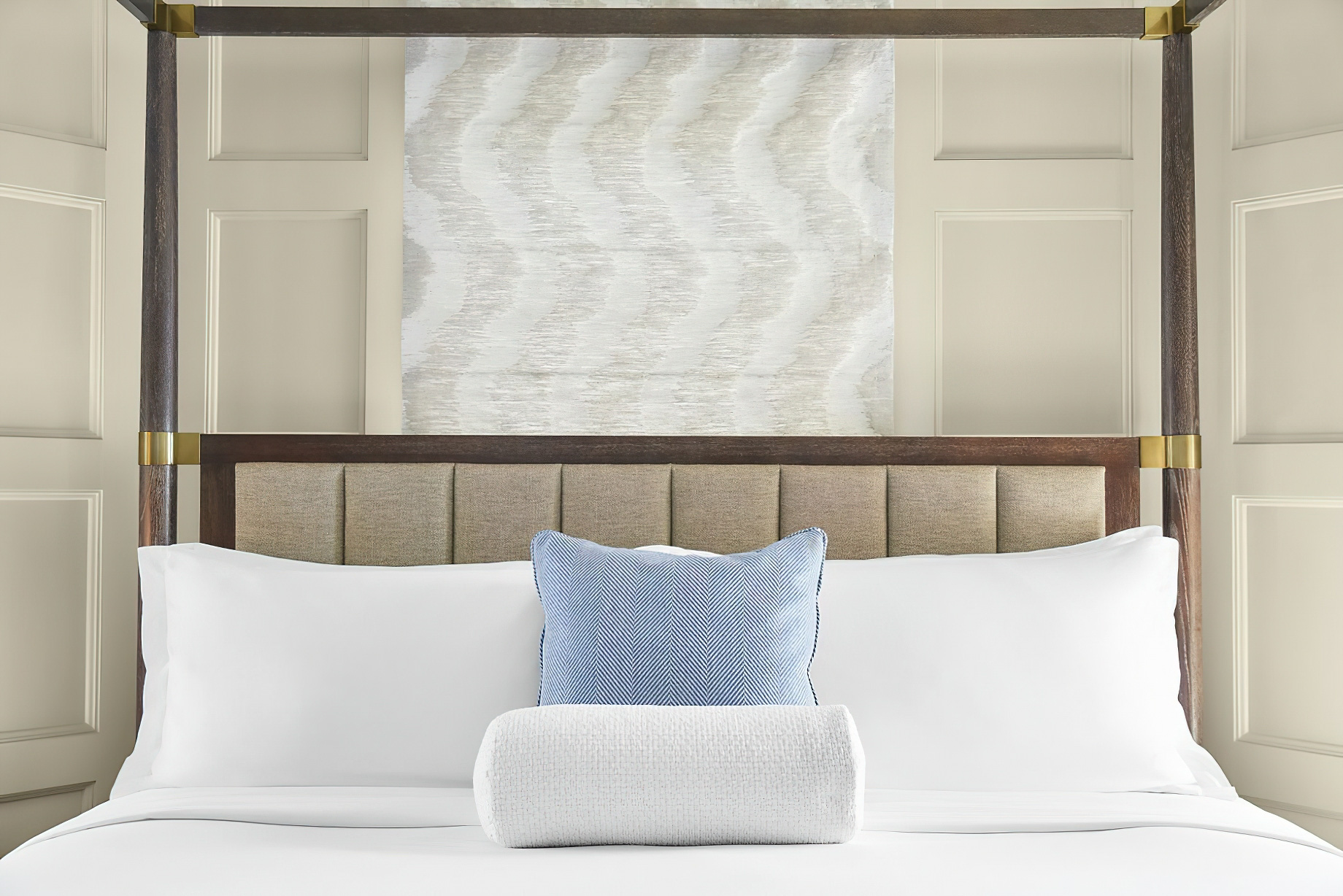 The Ritz-Carlton, Half Moon Bay Resort - Half Moon Bay, CA, USA - Ritz-Carlton Suite Bed