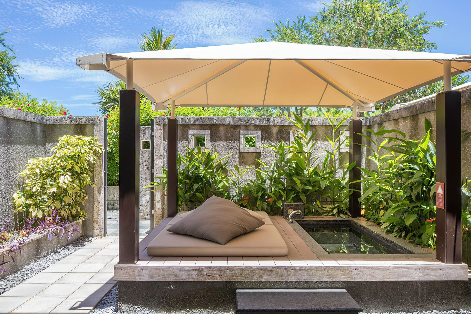 The Ritz-Carlton, Okinawa Hotel – Okinawa, Japan – Cabana Room Outdoor Area