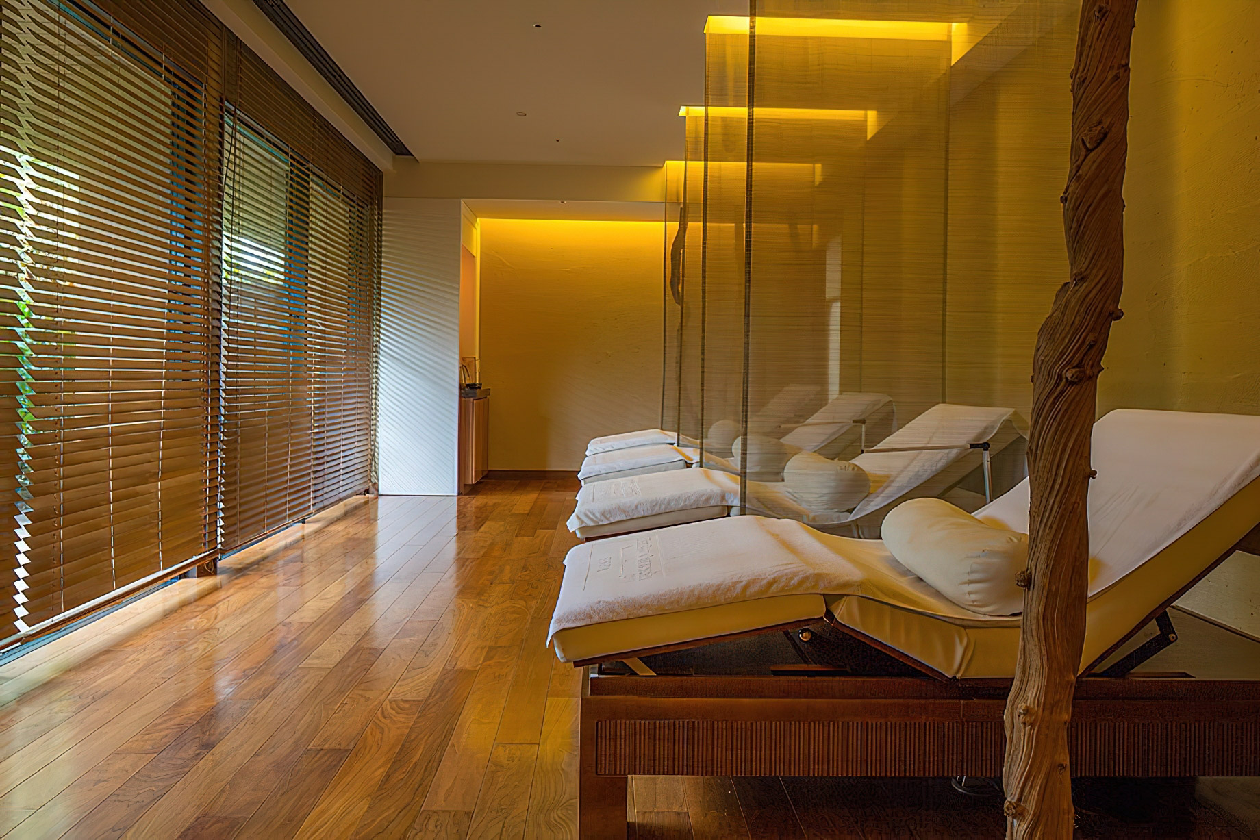 The Ritz-Carlton, Okinawa Hotel - Okinawa, Japan - Spa Lounge