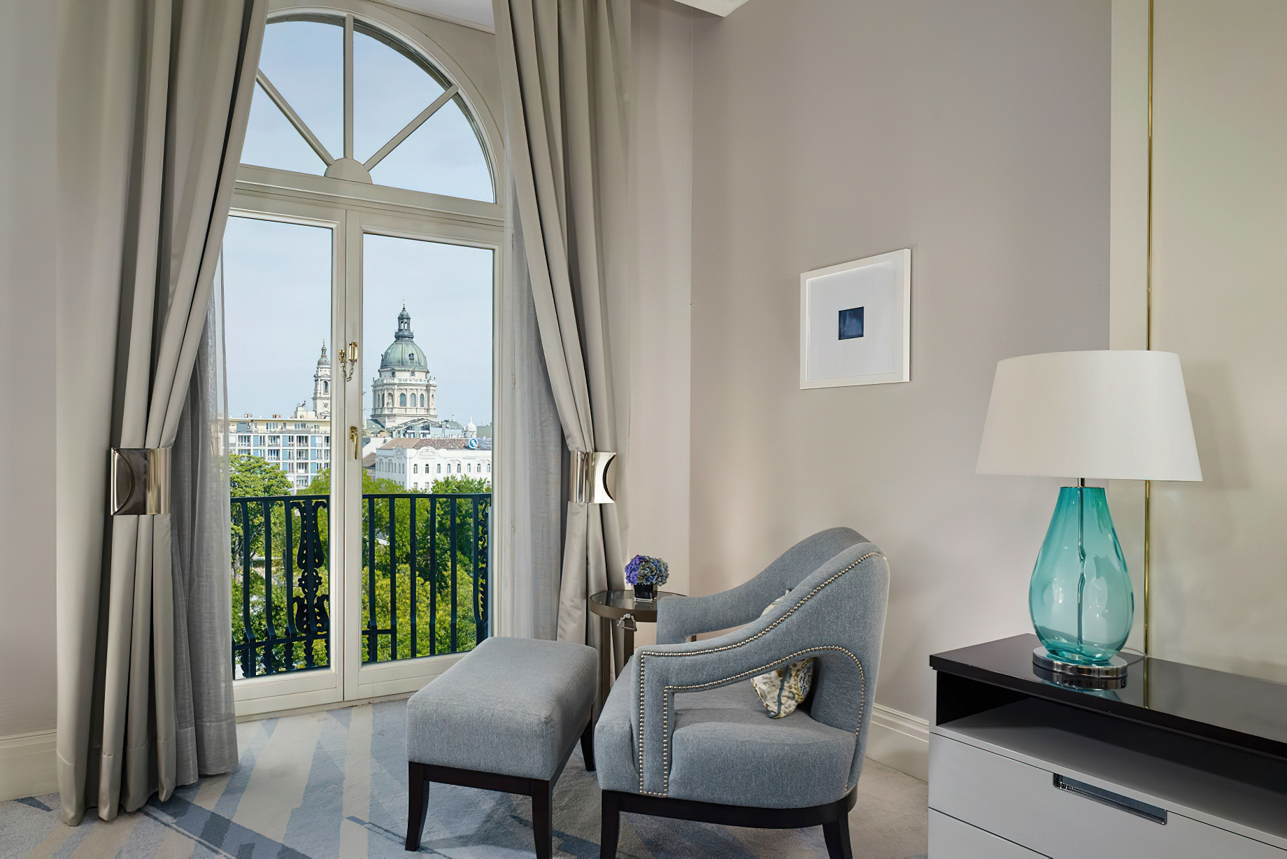 The Ritz-Carlton, Budapest Hotel – Budapest, Hungary – Deluxe King Room Decor