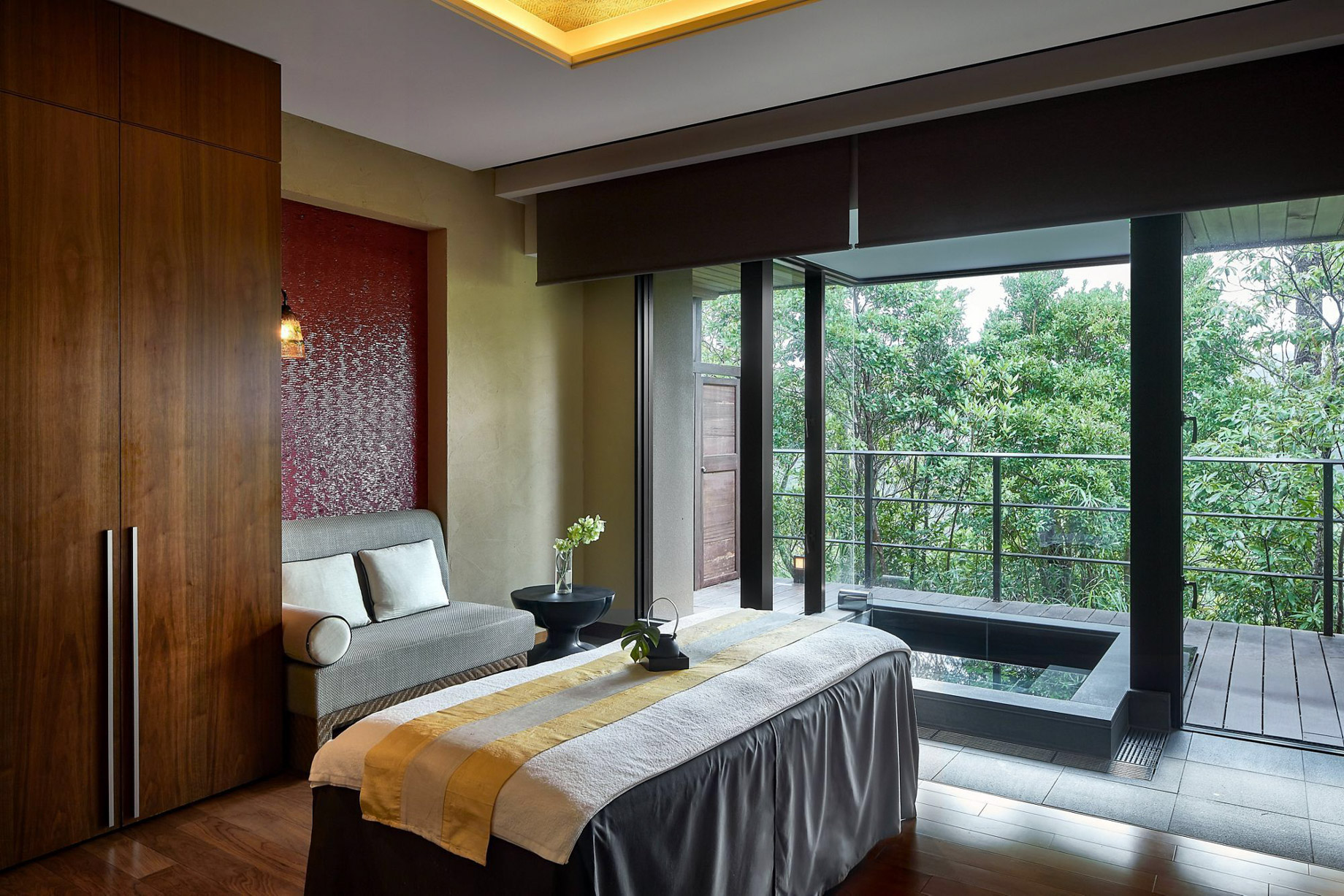 The Ritz-Carlton, Okinawa Hotel – Okinawa, Japan – Spa Treatment Room