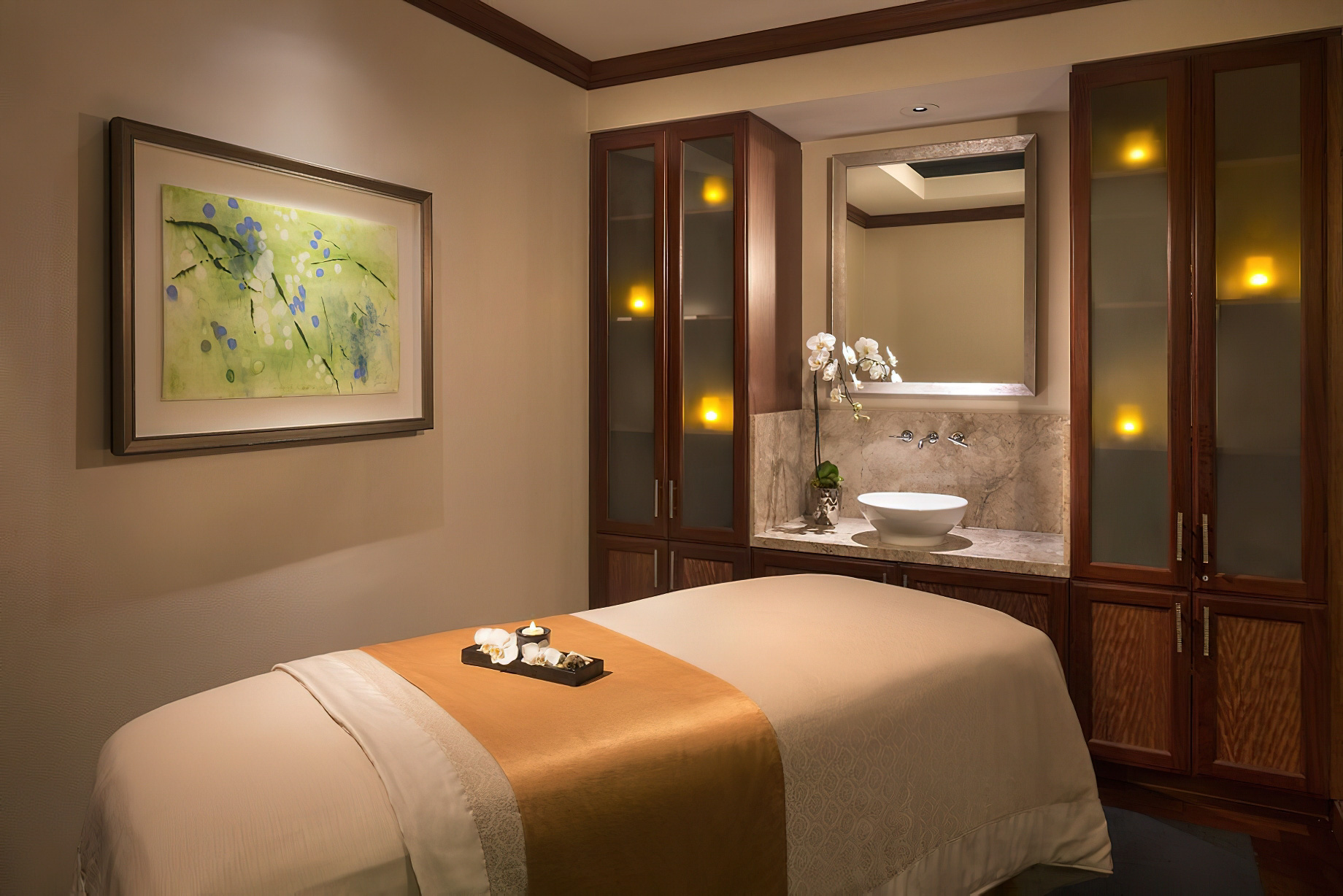 The Ritz-Carlton, Marina del Rey Hotel - Marina del Rey, CA, USA - Spa Treatment Room