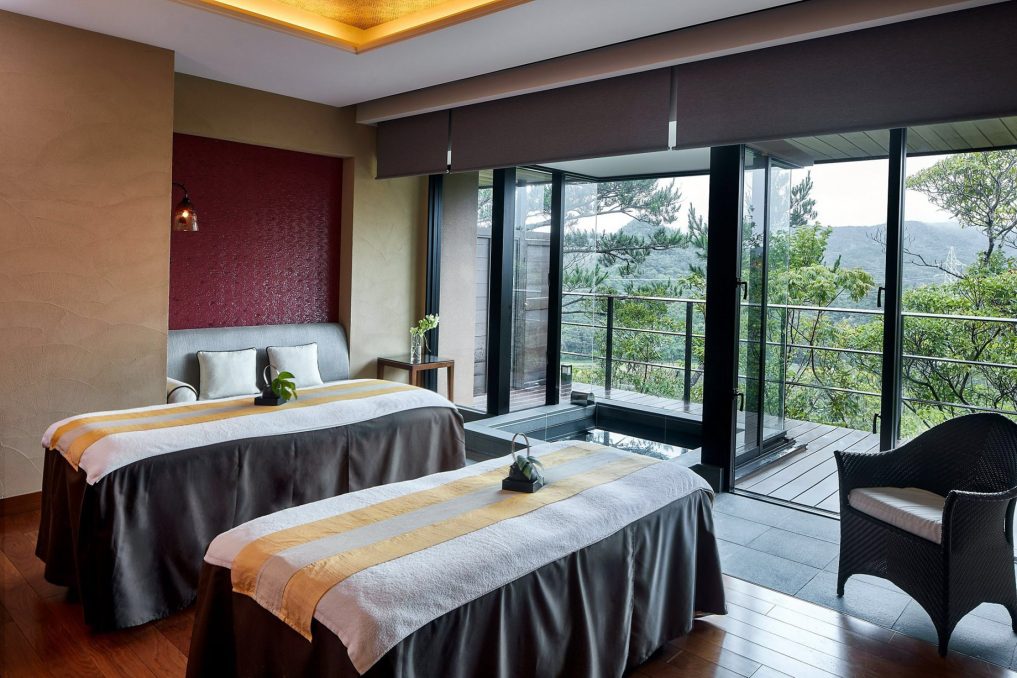 The Ritz-Carlton, Okinawa Hotel - Okinawa, Japan - Spa Treatment Room
