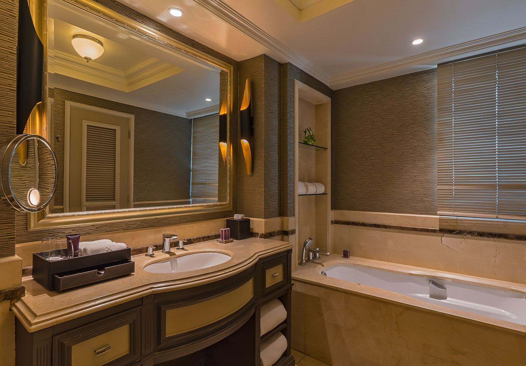 The Ritz-Carlton, Santiago Hotel – Santiago, Chile – Executive Suite Bathroom