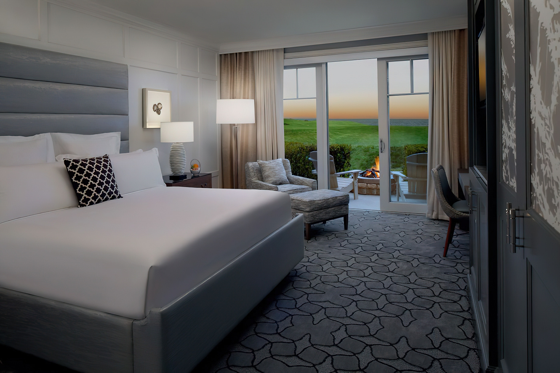 The Ritz-Carlton, Half Moon Bay Resort – Half Moon Bay, CA, USA – Terrace Fire Pit Guest Room