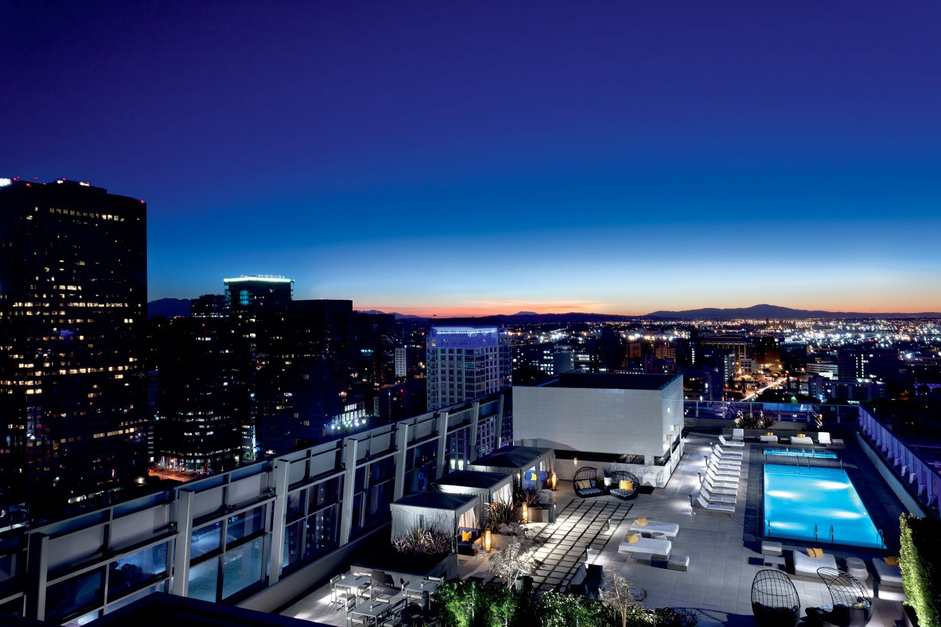 The Ritz-Carlton, Los Angeles L.A. Live Hotel - Los Angeles, CA, USA - Rooftop Deck