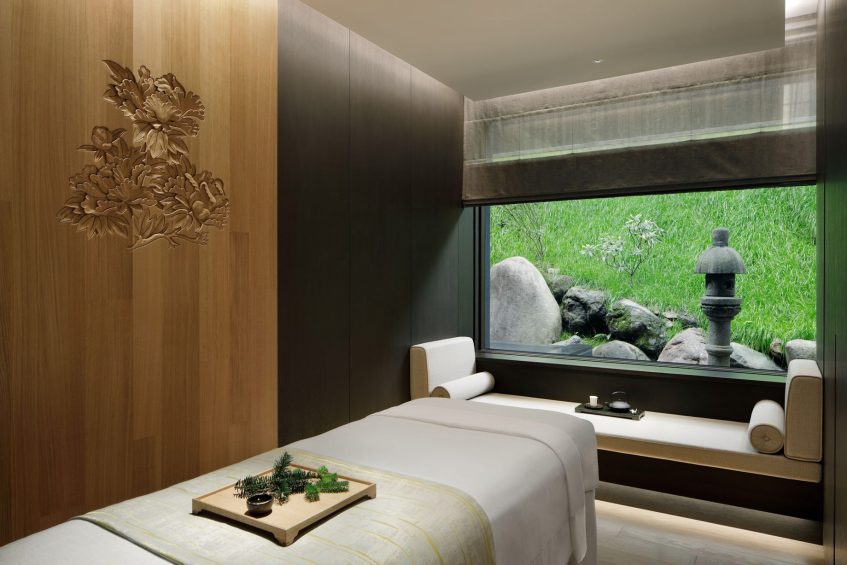 The Ritz-Carlton, Nikko Hotel - Nikko Tochigi, Japan - Spa Treatment Room