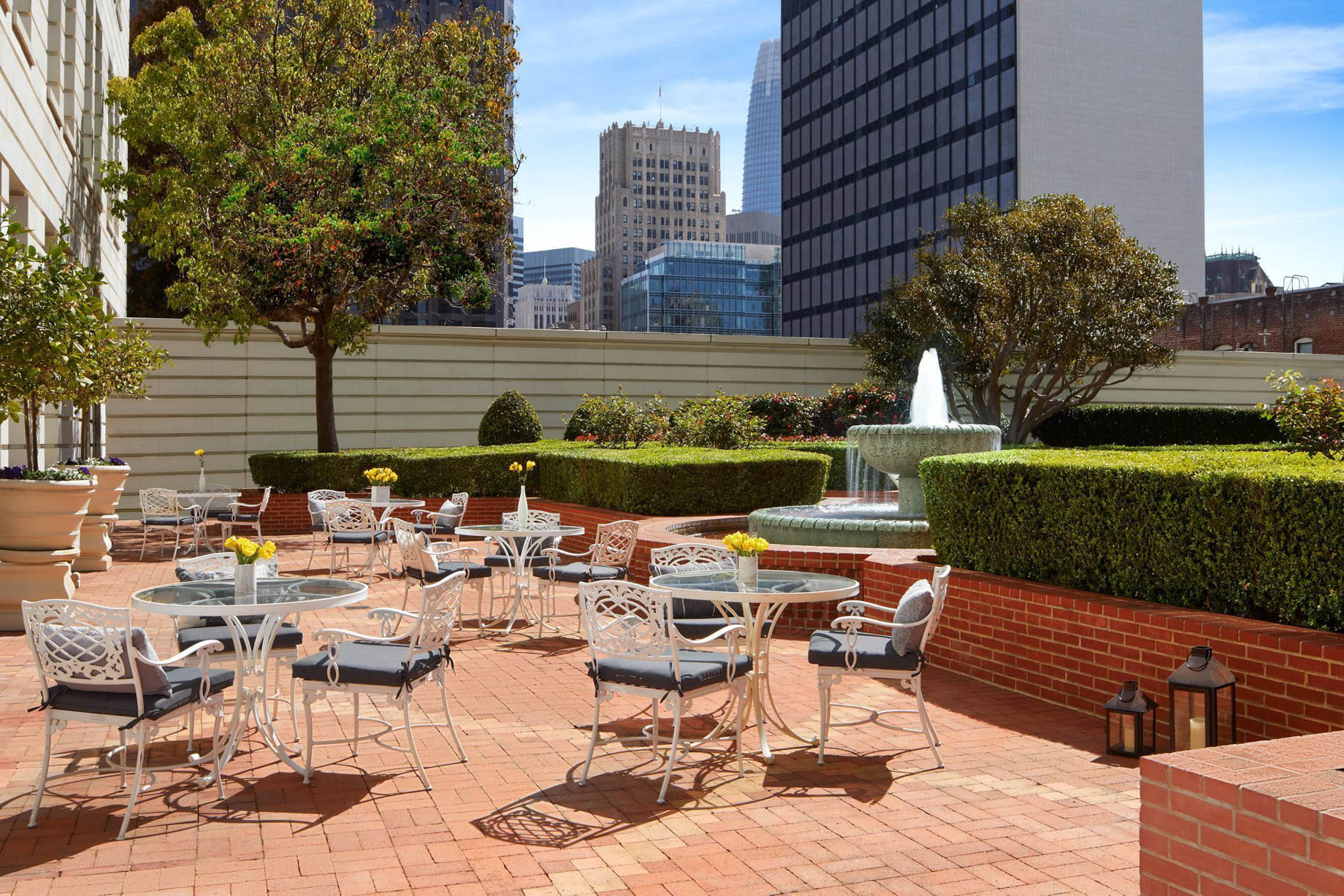 The Ritz-Carlton, San Francisco Hotel - San Francisco, CA, USA - Courtyard Patio