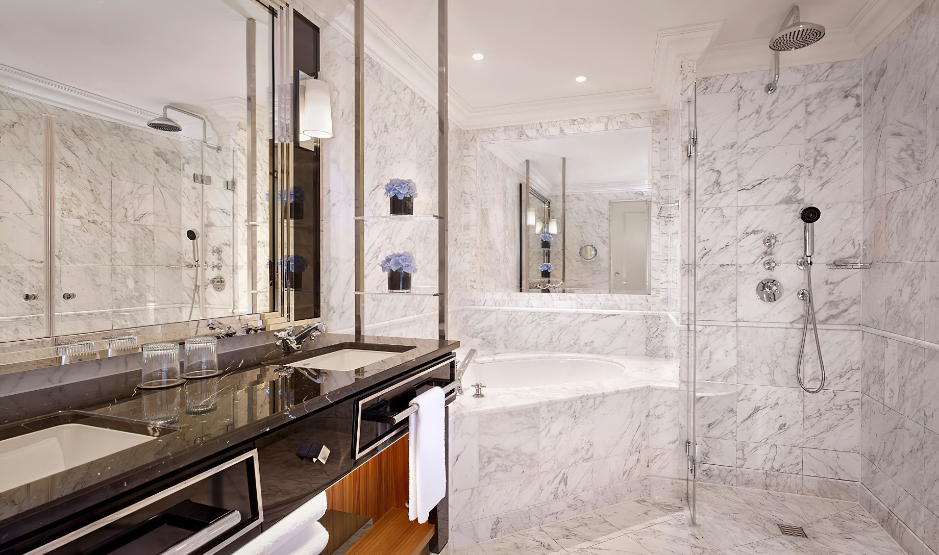 The Ritz-Carlton, Berlin Hotel - Berlin, Germany - Deluxe Suite Bathroom