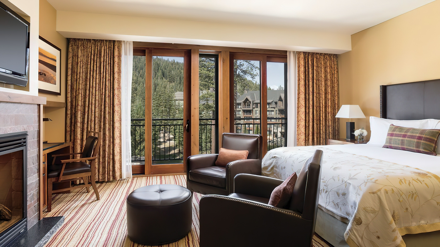 The Ritz-Carlton, Lake Tahoe Resort – Truckee, CA, USA – Mountain View King Guest Room