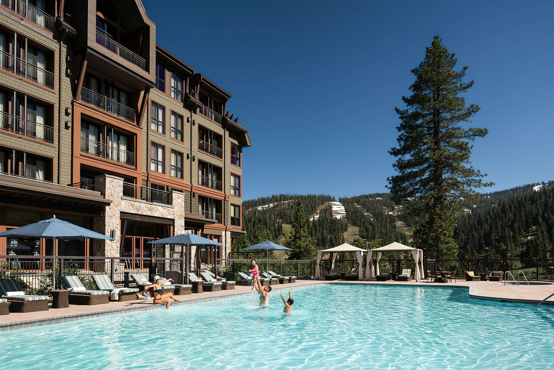 The Ritz-Carlton, Lake Tahoe Resort – Truckee, CA, USA – Outdoor Pool