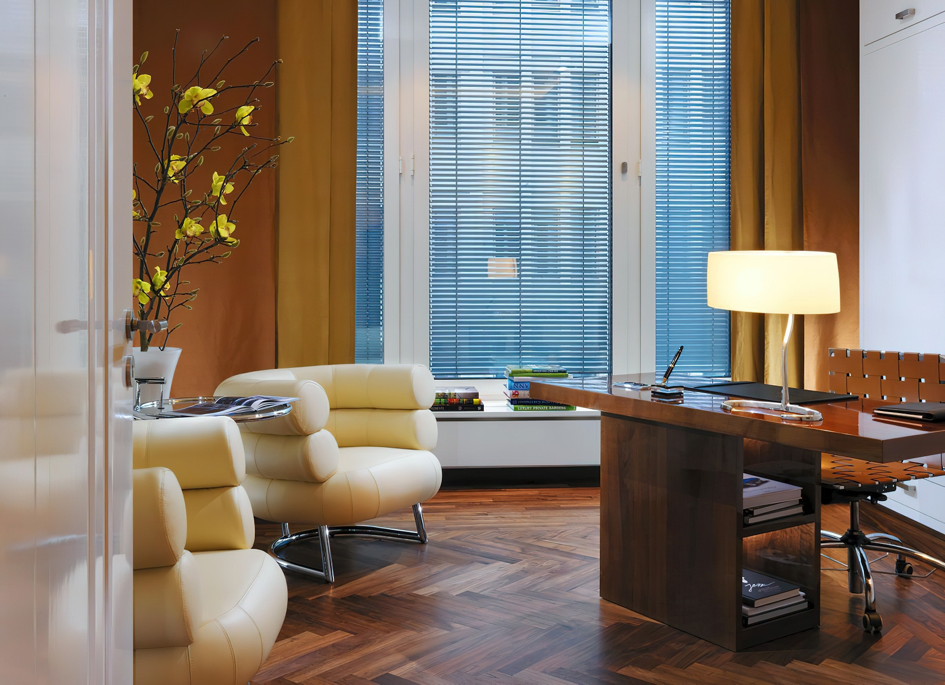 The Ritz-Carlton, Berlin Hotel – Berlin, Germany – The Ritz-Carlton Penthouse Desk