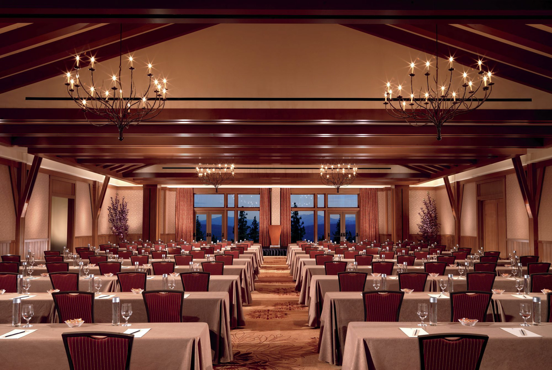 The Ritz-Carlton, Lake Tahoe Resort - Truckee, CA, USA - Meeting Room