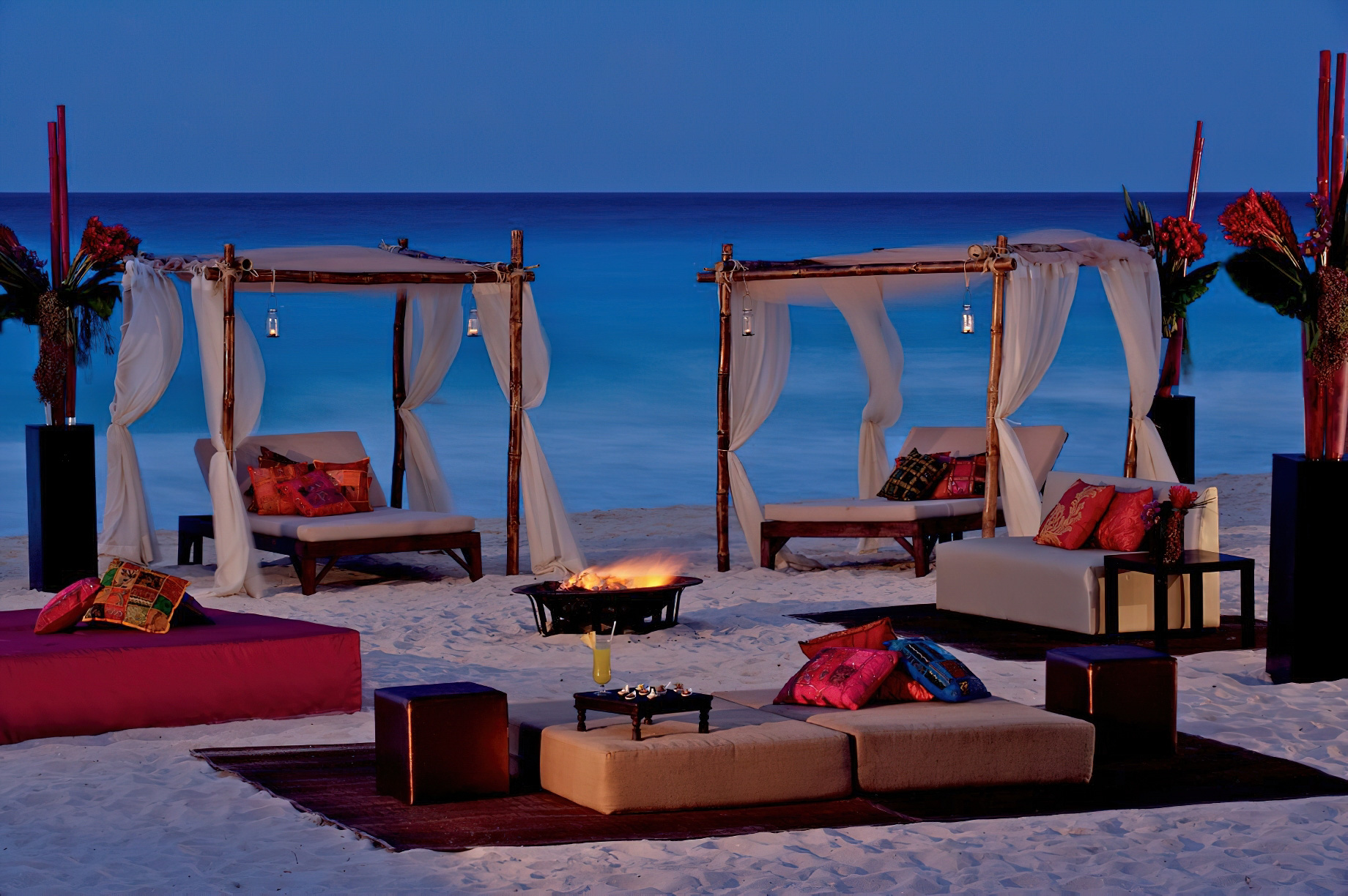 The Ritz-Carlton, Cancun Resort – Cancun, Mexico – Evening Beach Lounge