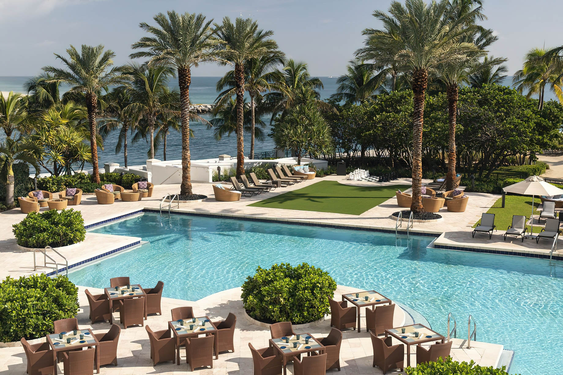 The Ritz-Carlton Bal Harbour, Miami Resort – Bal Harbour, FL, USA – Waters Edge Poolside Alfresco Dining