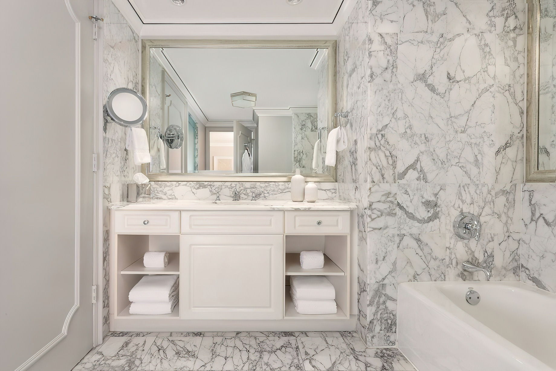The Ritz-Carlton Coconut Grove, Miami Hotel – Miami, FL, USA – City View Suite Bathroom Interior