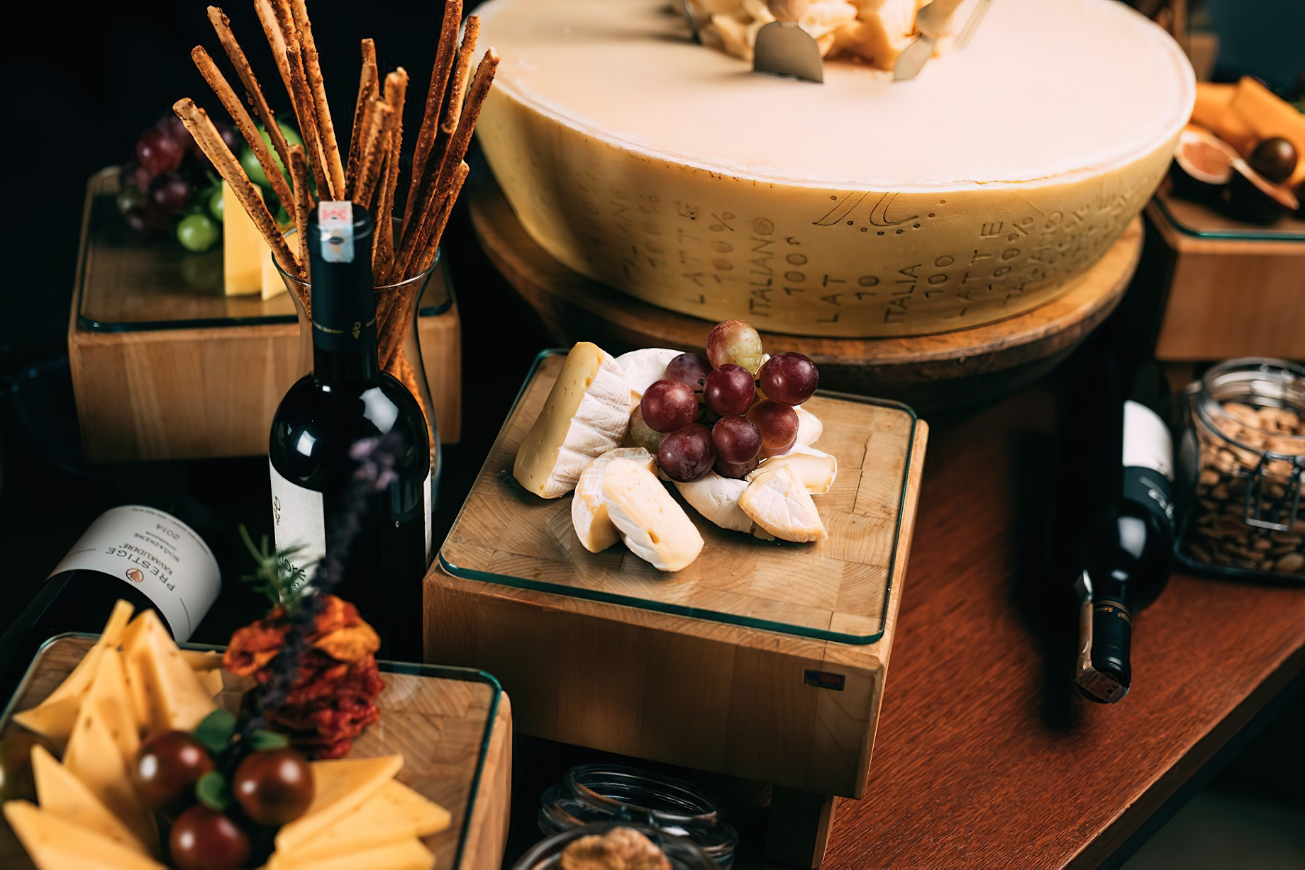 The Ritz-Carlton, Bachelor Gulch Resort - Avon, CO, USA - The Market Cheese