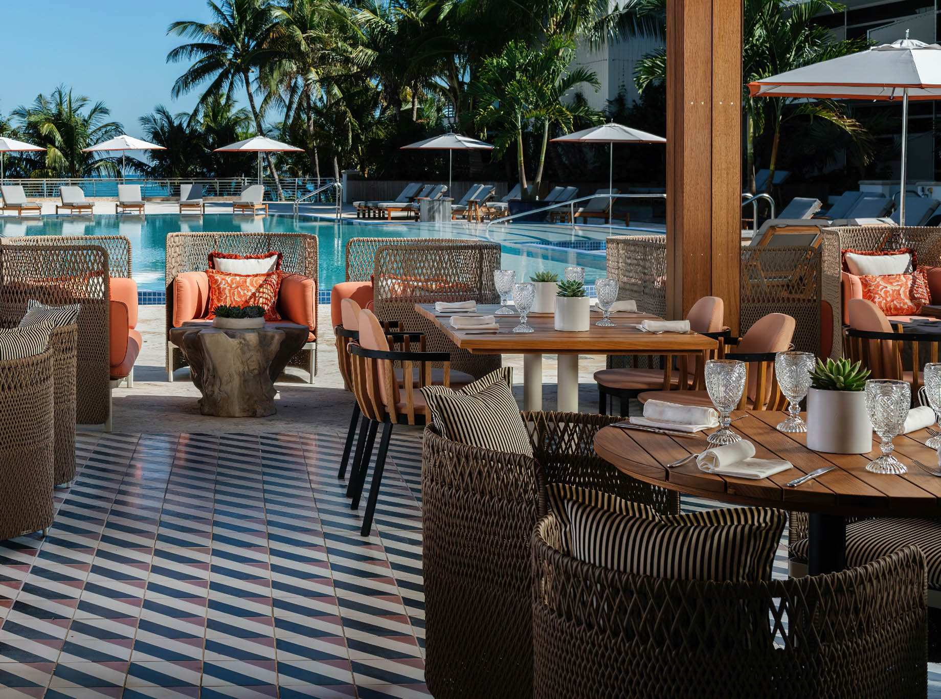 The Ritz-Carlton, South Beach Hotel - Miami Beach, FL, USA - Fuego Y Mar Restaurant Terrace