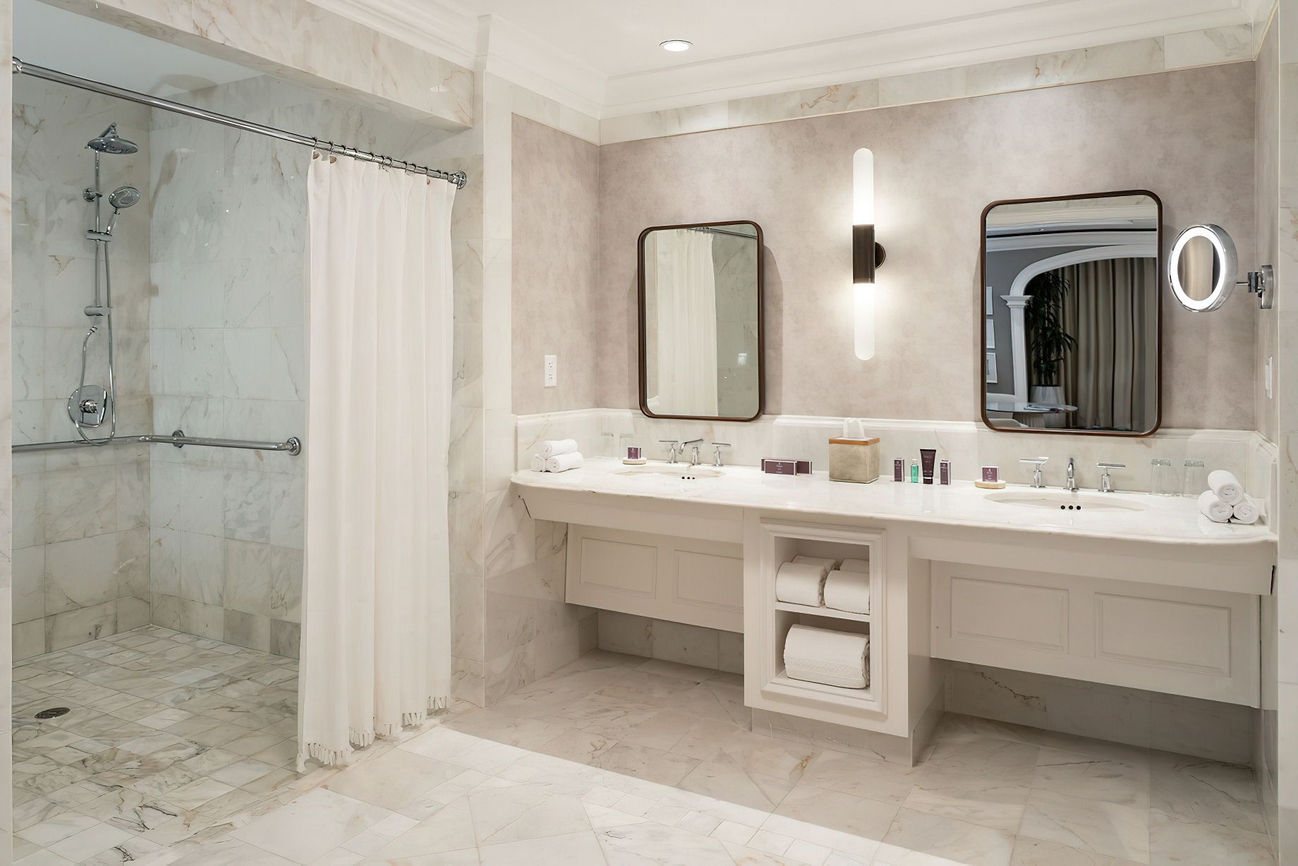 The Ritz-Carlton Orlando, Grande Lakes Resort – Orlando, FL, USA – Presidential Suite Bathroom Interior