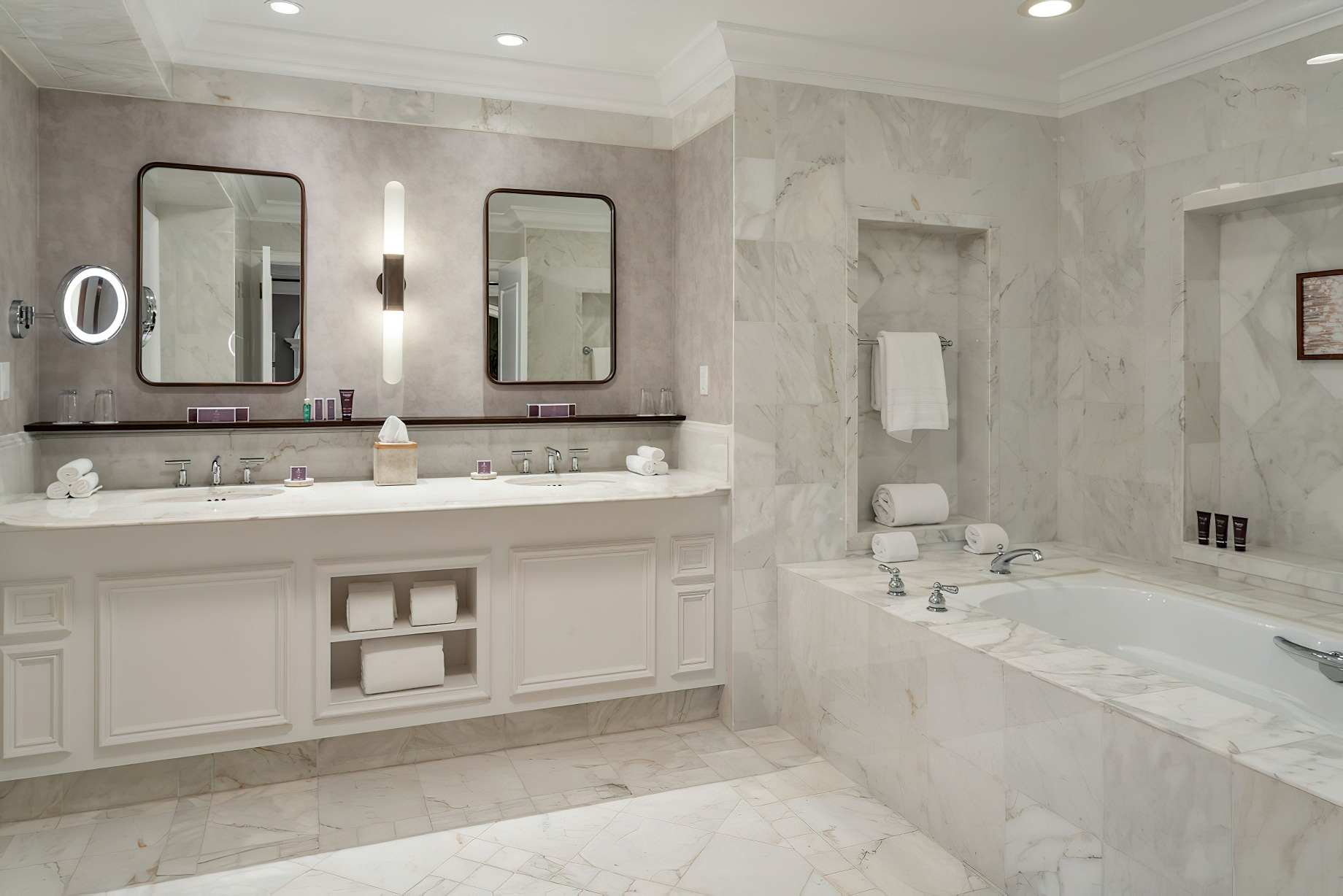 The Ritz-Carlton Orlando, Grande Lakes Resort – Orlando, FL, USA – Presidential Suite Bathroom