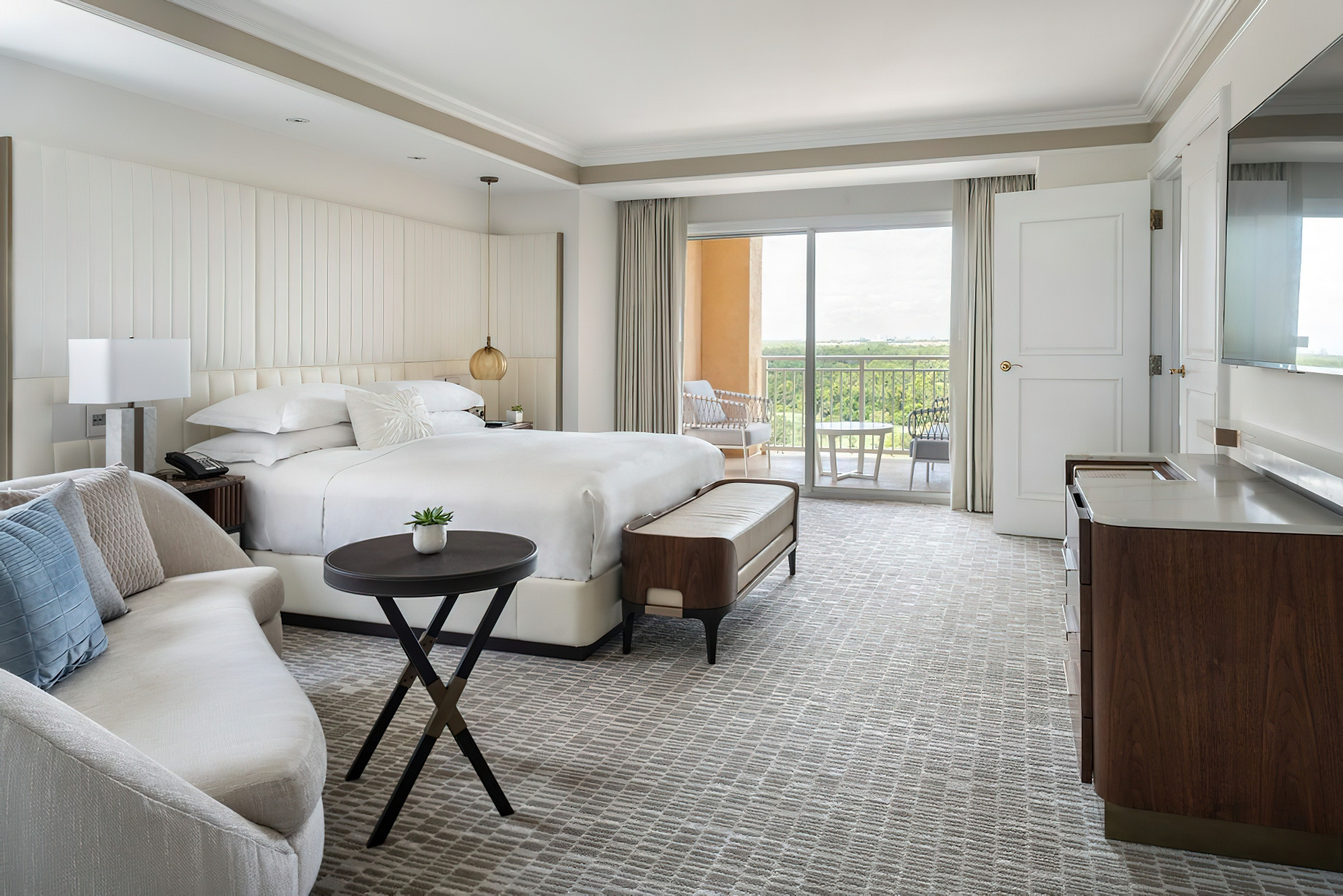 The Ritz-Carlton Orlando, Grande Lakes Resort – Orlando, FL, USA – Executive Suite Bedroom