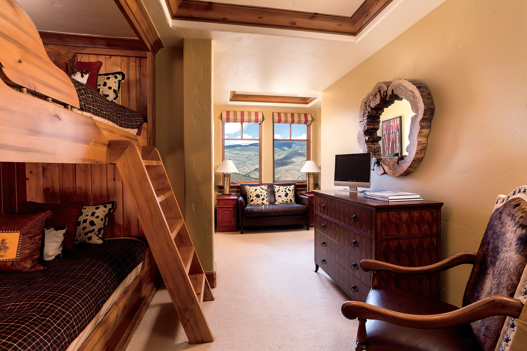 The Ritz-Carlton, Bachelor Gulch Resort - Avon, CO, USA - Three Bedroom Penthouse Bunk Bedroom