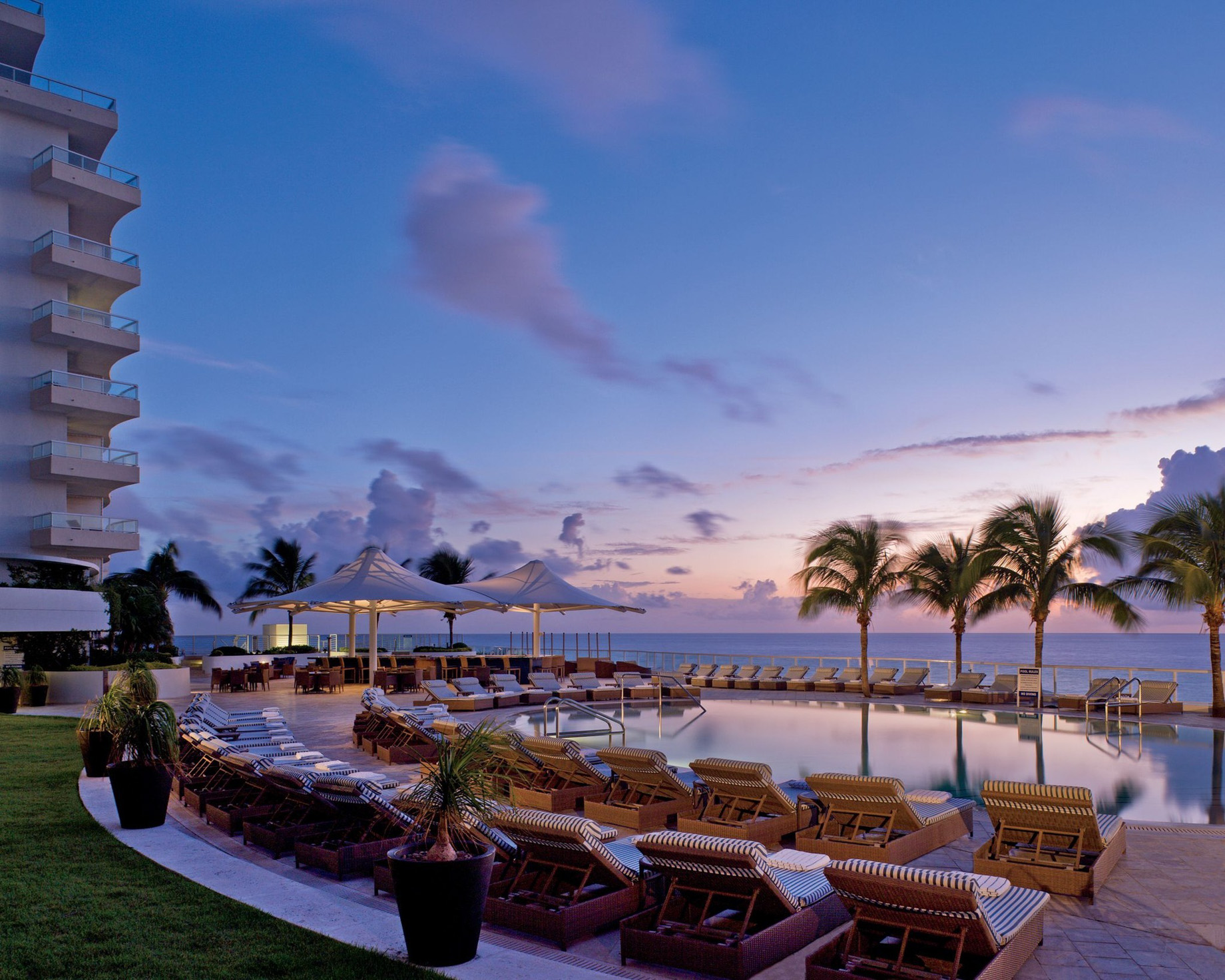 The Ritz-Carlton, Fort Lauderdale Hotel – Fort Lauderdale, FL, USA – Pool Sunset