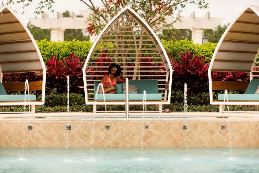 The Ritz-Carlton Orlando, Grande Lakes Resort - Orlando, FL, USA - Spa Poolside Seating