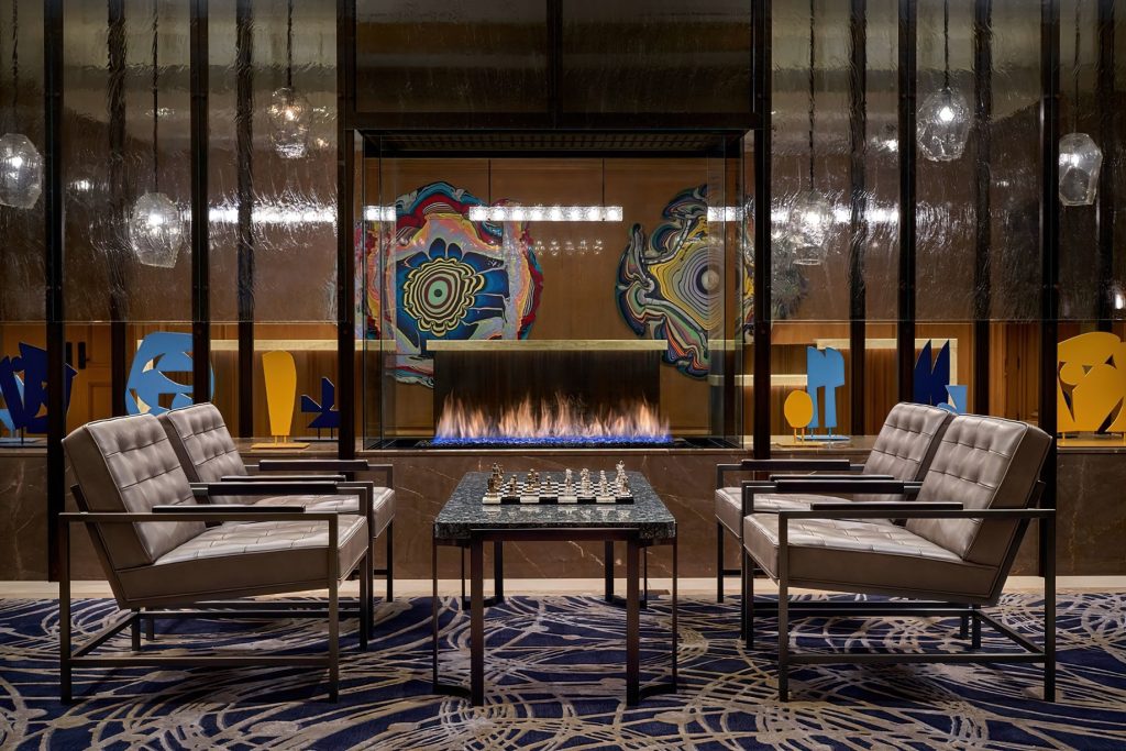 The Ritz-Carlton, Cleveland Hotel - Clevelend, OH, USA - Turn Bar + Kitchen Lounge Table