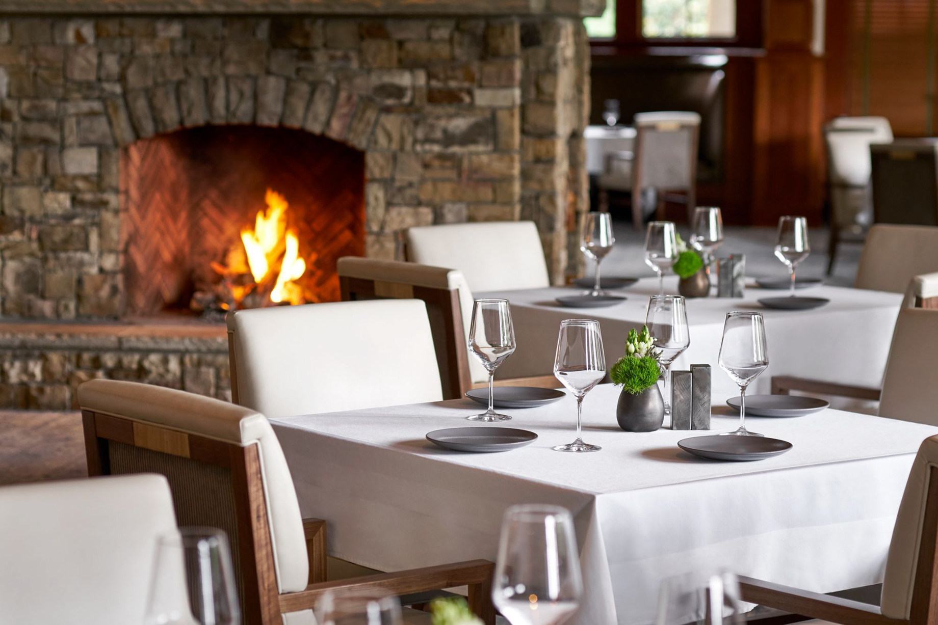 The Ritz-Carlton Reynolds, Lake Oconee Resort – Greensboro, GA, USA – Linger Longer Steakhouse Tables