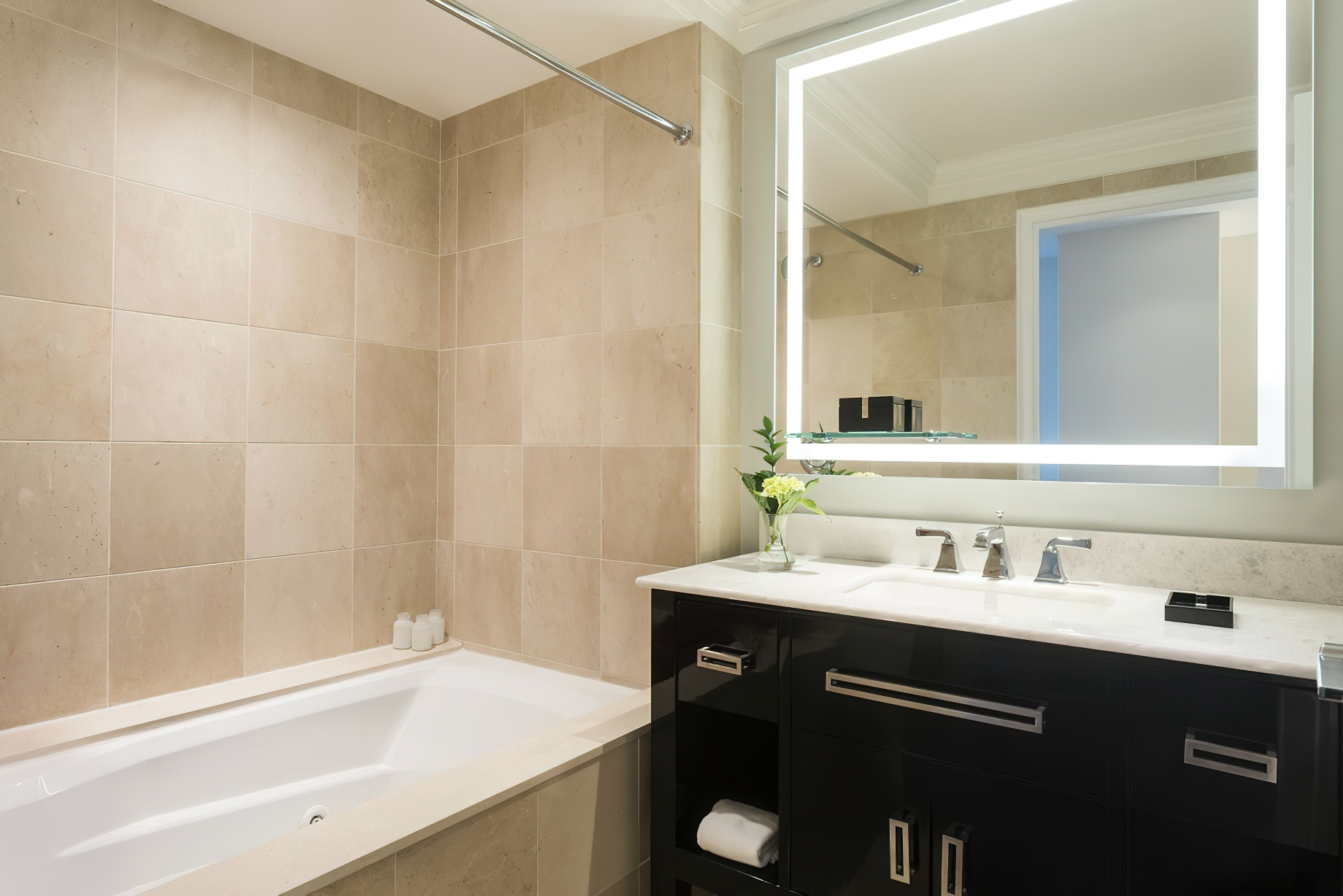 The Ritz-Carlton, Philadelphia Hotel – Philadelphia, PA, USA – Luxury Suite Bathroom