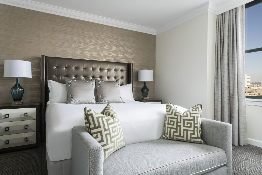 The Ritz-Carlton, Philadelphia Hotel - Philadelphia, PA, USA - Luxury Suite Bedroom
