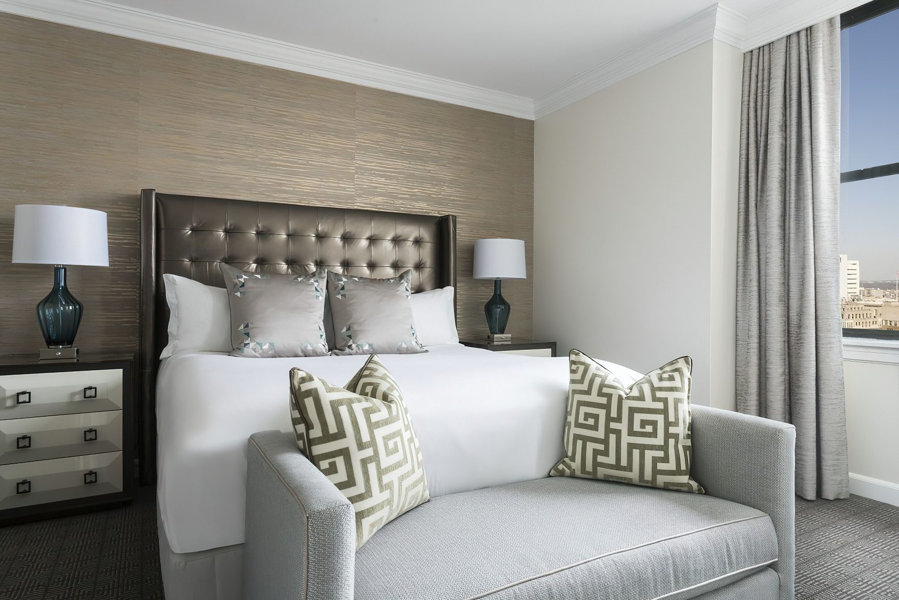 The Ritz-Carlton, Philadelphia Hotel – Philadelphia, PA, USA – Luxury Suite Bedroom