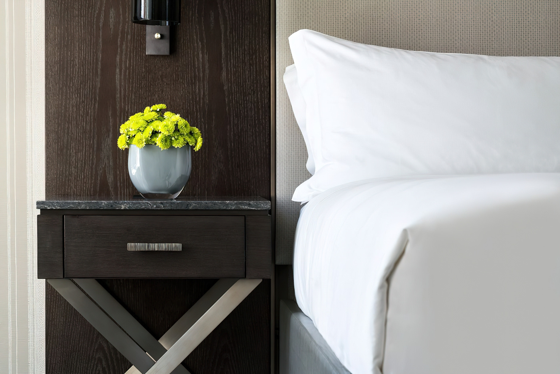 The Ritz-Carlton, Boston Hotel – Boston, MA, USA – Luxury Suite Bed