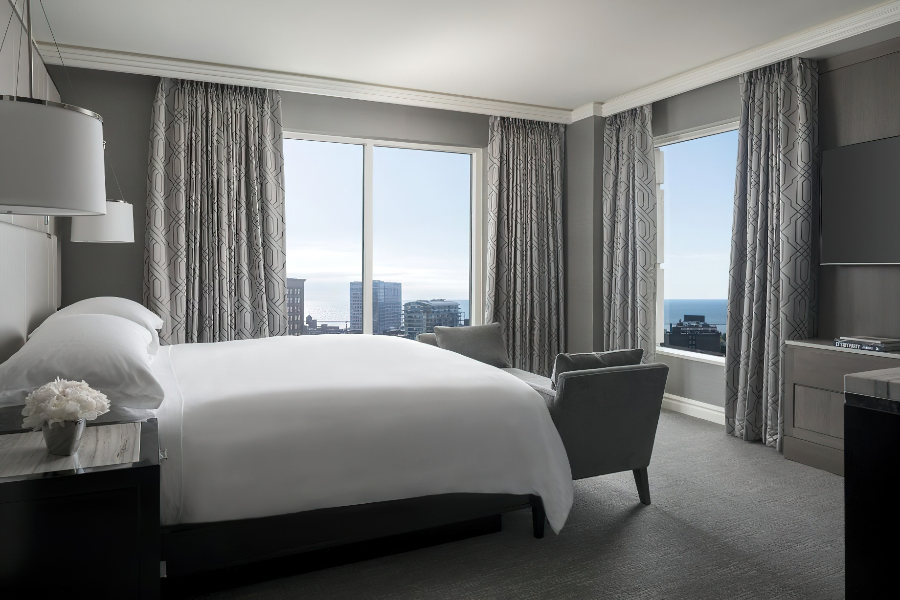 The Ritz-Carlton, Cleveland Hotel - Clevelend, OH, USA - Executive Suite