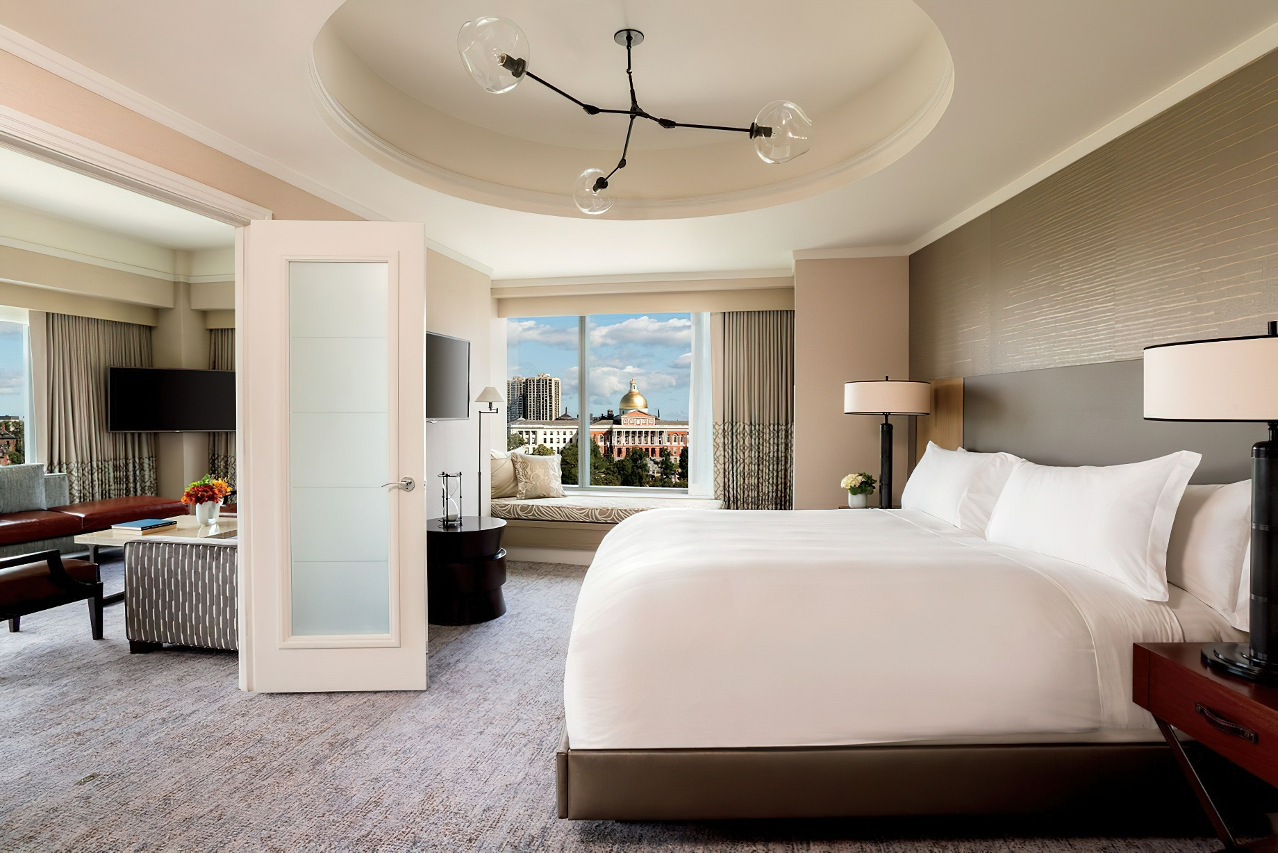 The Ritz-Carlton, Boston Hotel – Boston, MA, USA – Luxury Parkview Suite Bedroom