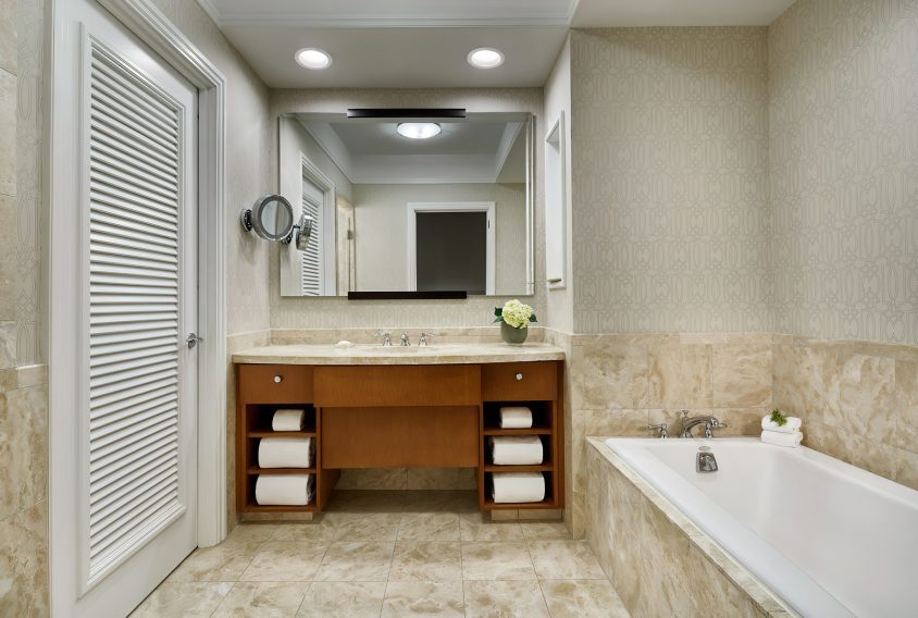 The Ritz-Carlton, Boston Hotel - Boston, MA, USA - Deluxe Guest Room Bathroom