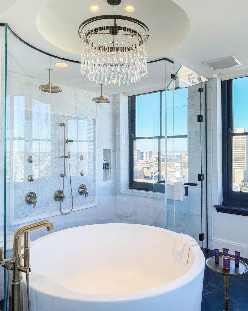 The Ritz-Carlton, New Orleans Hotel - New Orleans, LA, USA - Residence Bathroom