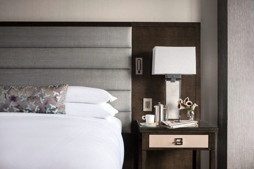The Ritz-Carlton, Atlanta Hotel - Atlanta, GA, USA - Deluxe King Room Bed