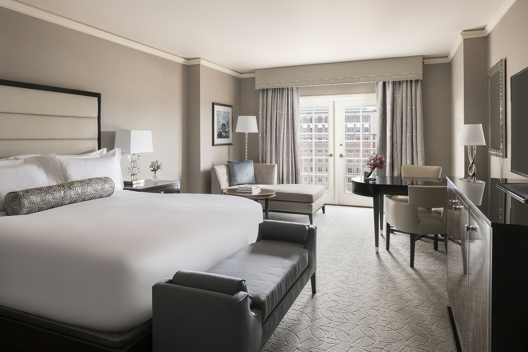 The Ritz-Carlton, St. Louis Hotel – St. Louis, MO, USA – Deluxe Guest Room