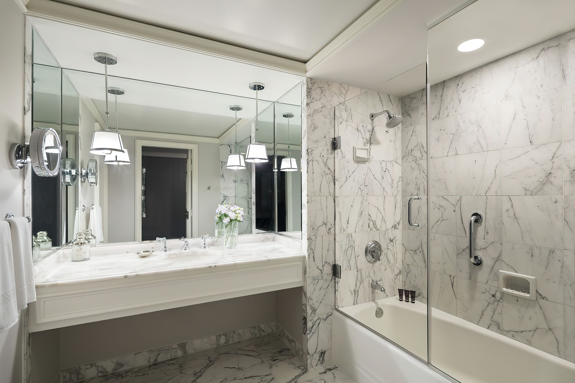 The Ritz-Carlton, St. Louis Hotel – St. Louis, MO, USA – Premium Guest Room Bathroom