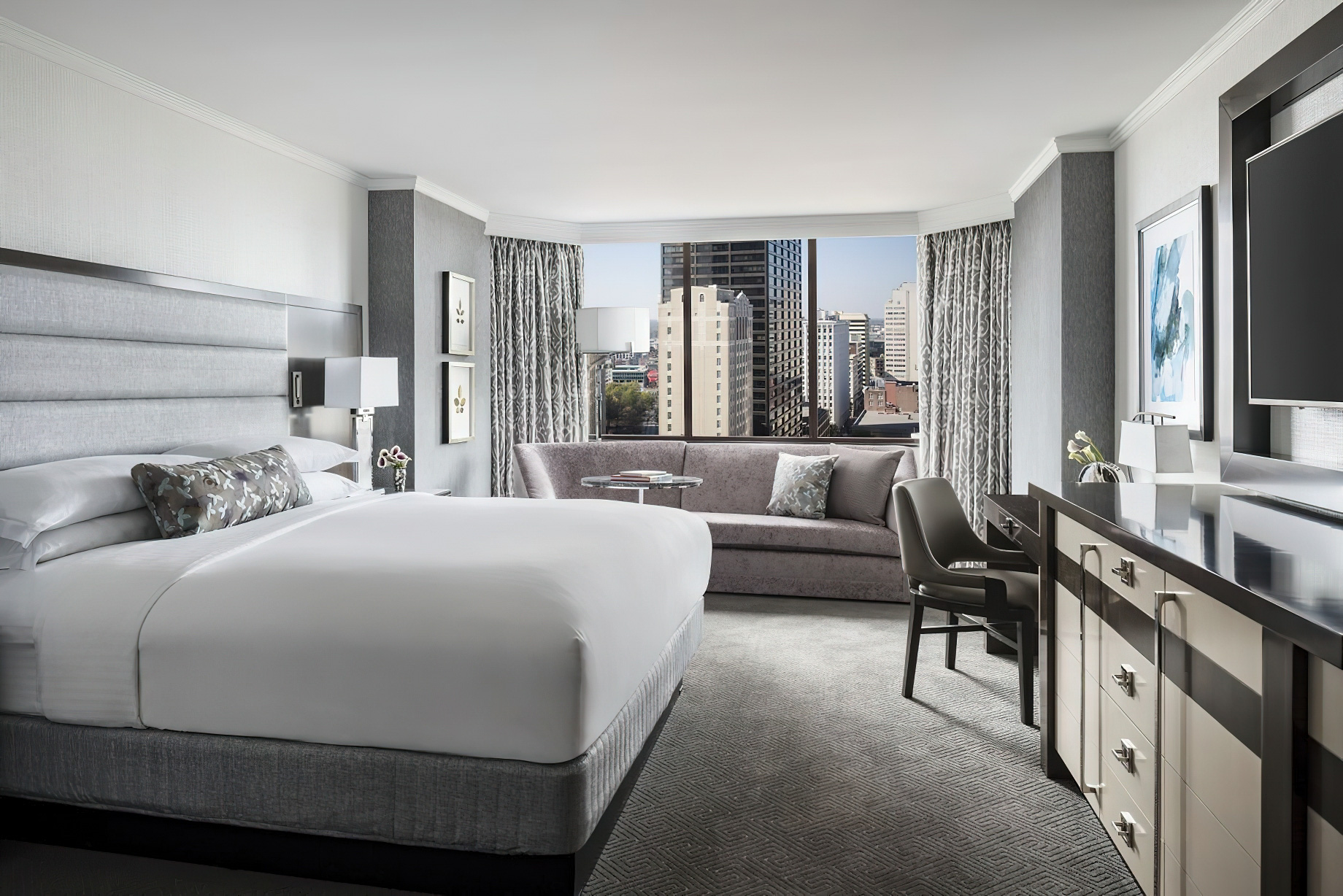The Ritz-Carlton, Atlanta Hotel – Atlanta, GA, USA – Deluxe King Room Interior