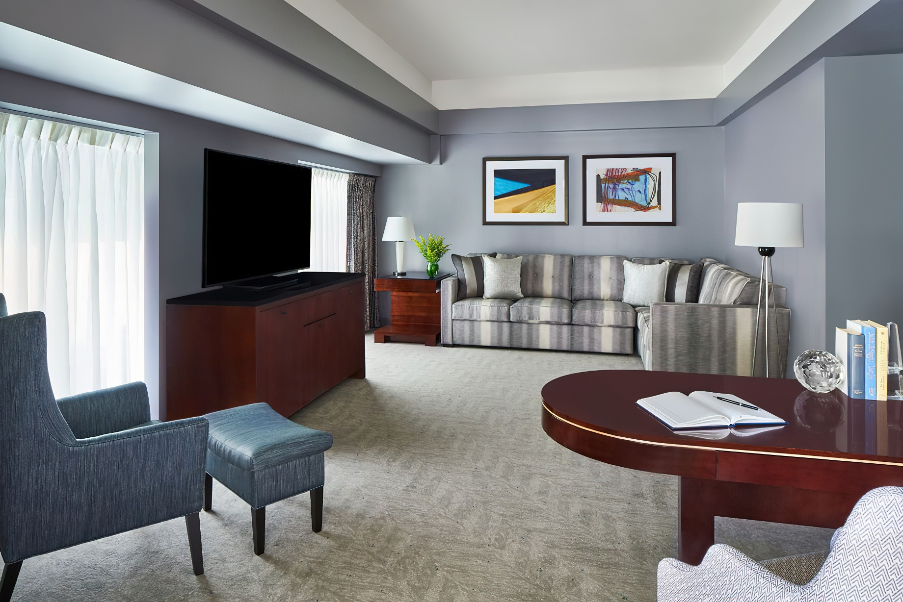 The Ritz-Carlton, Charlotte Hotel – Charlotte, NC, USA – Uptown Suite Living Room