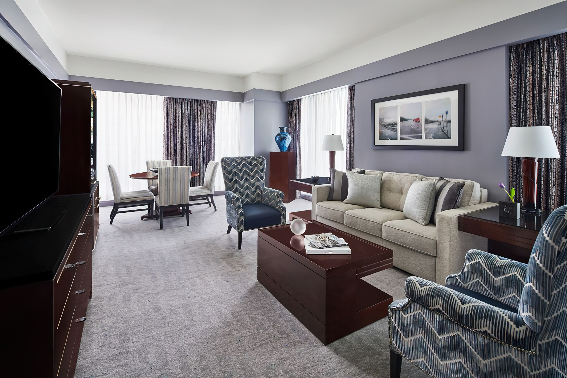 The Ritz-Carlton, Charlotte Hotel – Charlotte, NC, USA – Executive Suite Garden View Living Room