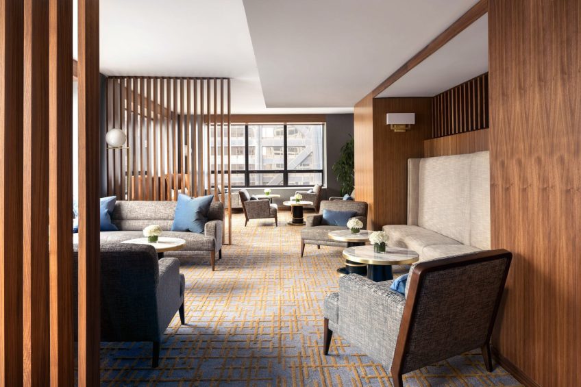 The Ritz-Carlton, Chicago Hotel - Chicago, IL, USA - Club Lounge Interior