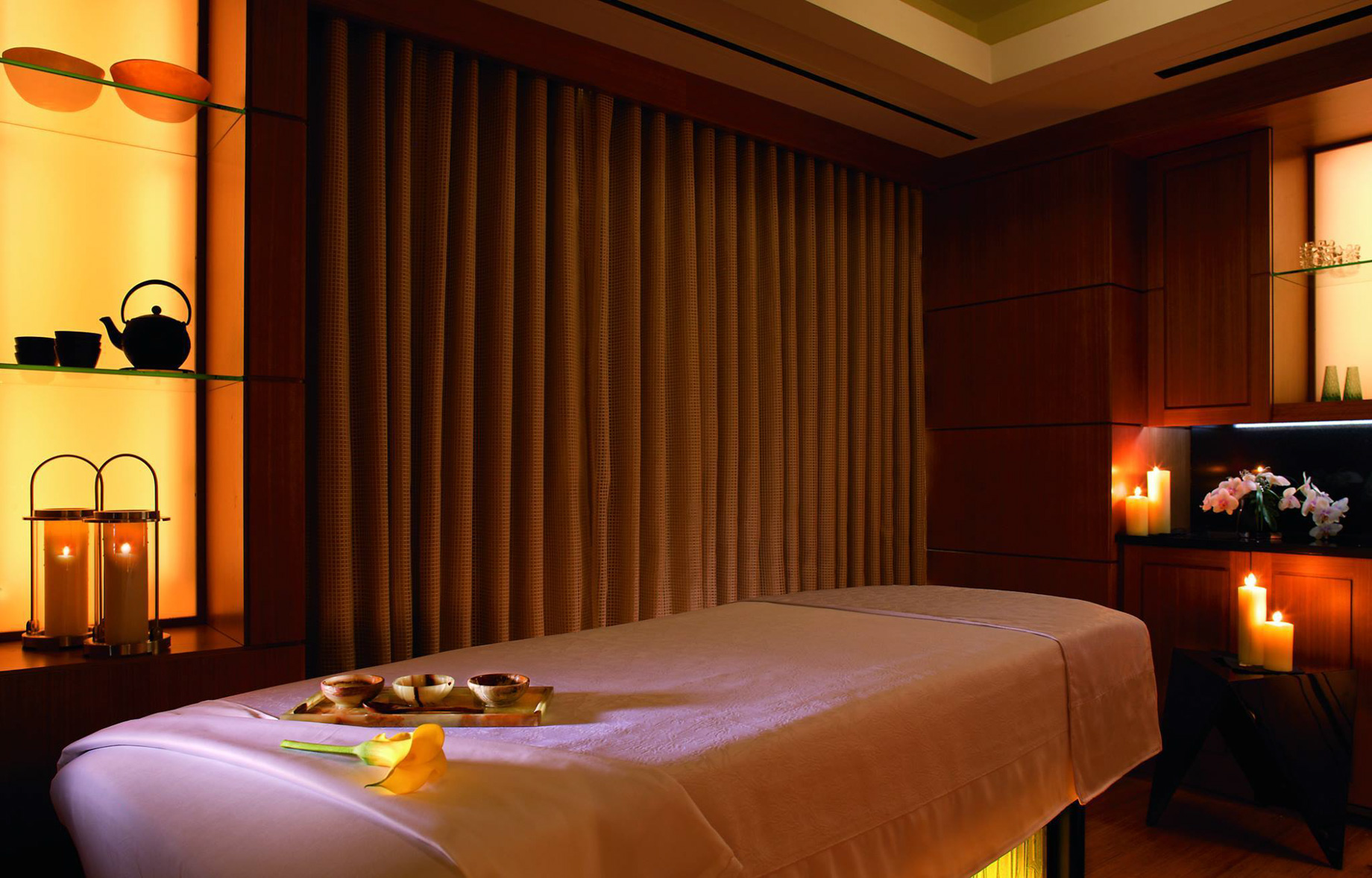 The Ritz-Carlton, Charlotte Hotel – Charlotte, NC, USA – Spa Treatment Room