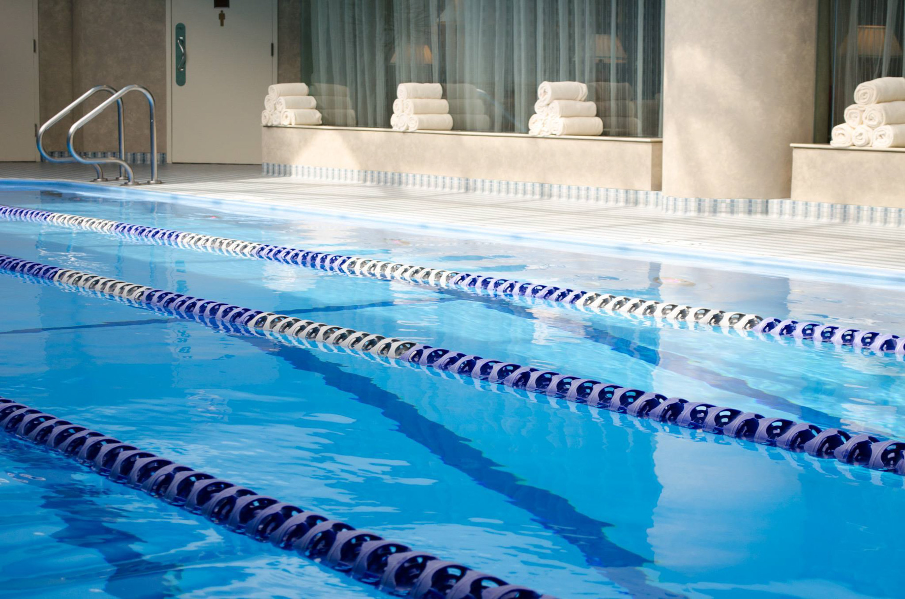 The Ritz-Carlton, Chicago Hotel - Chicago, IL, USA - Pool Deck