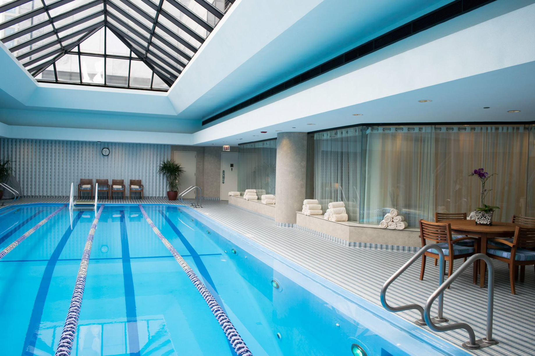 The Ritz-Carlton, Chicago Hotel – Chicago, IL, USA – Pool